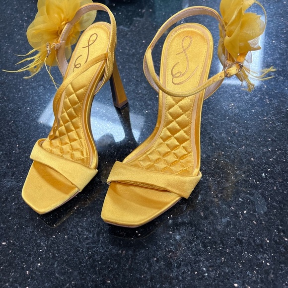 Sam Edelman Shoes - LEANA FLOWER STRAP HEEL size 5.5 sunflower satin sold out in stores